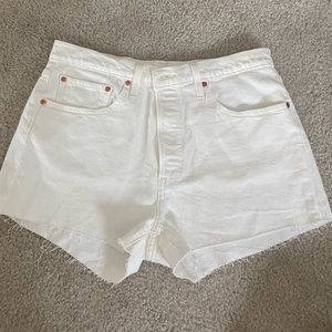 Levi 501 cutoffs